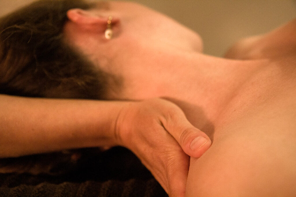 Elodie soum socio-esthétique cartes cadeaux massage Landes Mont-de-Marsan
